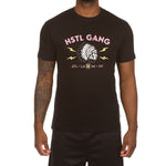 Men HUSTLE GANG Bolt Chief SS Tee